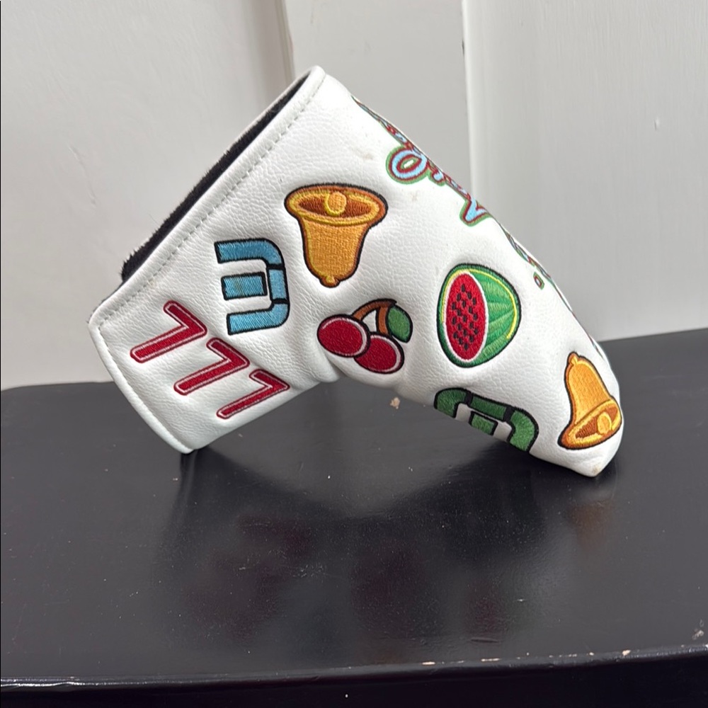 Travis Mathew Blade Putter Headcover - 777